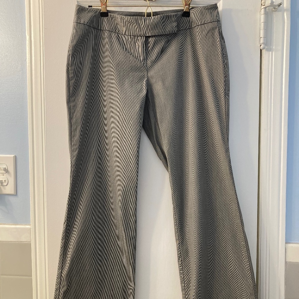 New York & Company Pin Stripe Dress Pants size 6P
